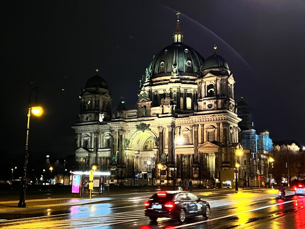 Berlin Berlin nocą